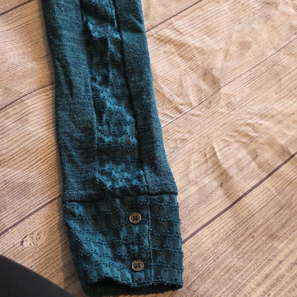 Elegant Teal Women's Blouse - Picture 3 of 6
